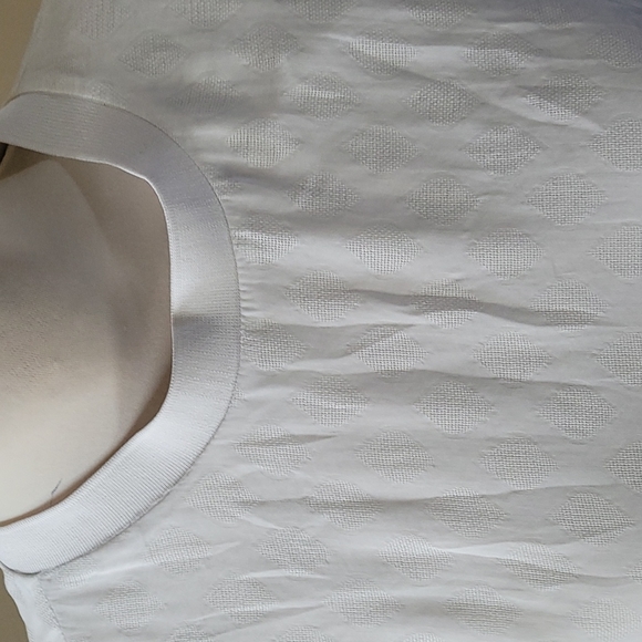 Rachel Roy short sleeved tshirt. Size medium - Picture 2 of 8